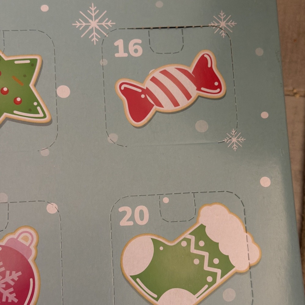 Micromallows 2.5" Squishmallows Holiday Advent Calendar Plush - 24pk Box Damage - Picture 8 of 13